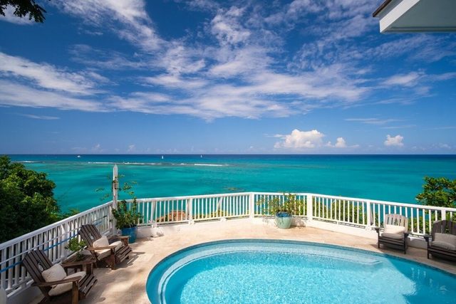  Scotch on the Rocks -WATERFRONT! CHEF! STAFF! FAMILY FRIENDLY! POOL! KAYAKS! 