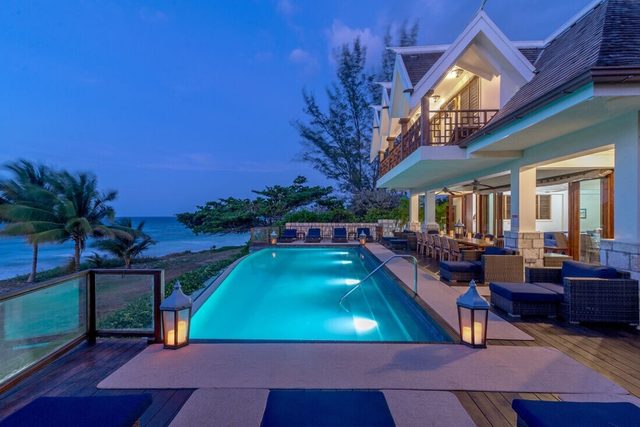 Tallawah 7-BEACHFRONT! FAMILIES WELCOME! STAFFED! INFINITY POOL! SECURITY 
