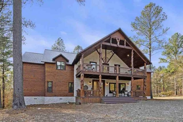 Yellowstone Lodge