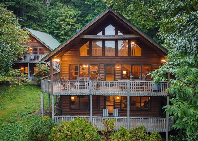 Spring Brook Mountain Retreat-Hot Tub+Fire Pit