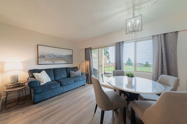 205 Lower Beach View Suite, Shorewater Resort — Qualicum Beach, British Columbia