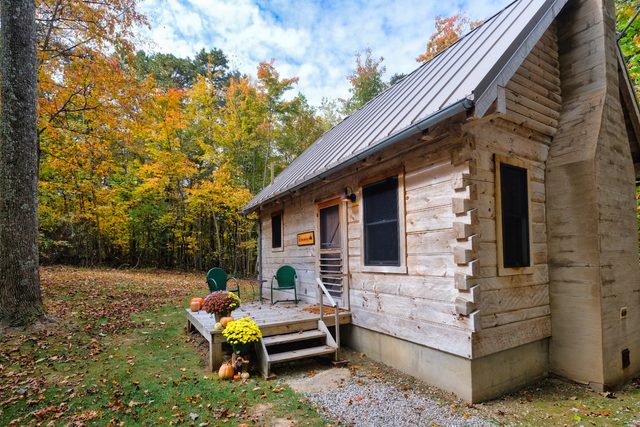 The Hideaway Cabin in Hocking Hills (with WiFi) — Rockbridge, OH