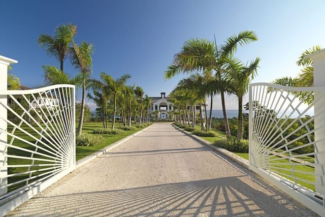 Flower Hill 6-Ultimate Luxury! Butler! Chef! Beach Membership! 