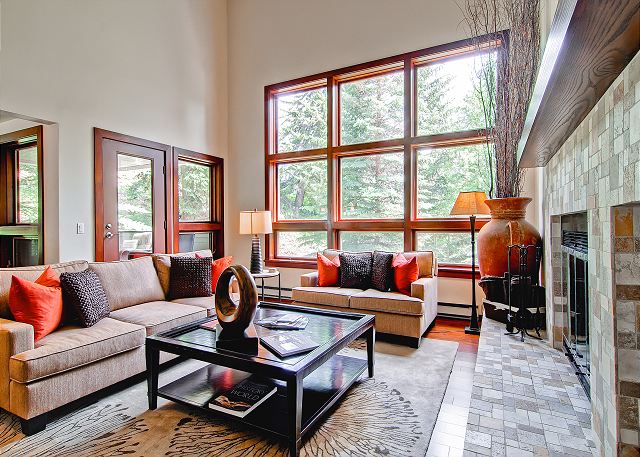 Potato Patch- Luxury Residence w/ Private Hot Tub. Shuttle or Walk to Village
