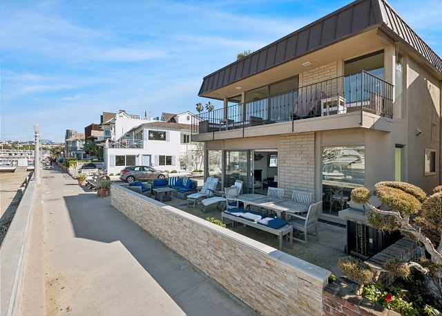 711 N. Bayfront
