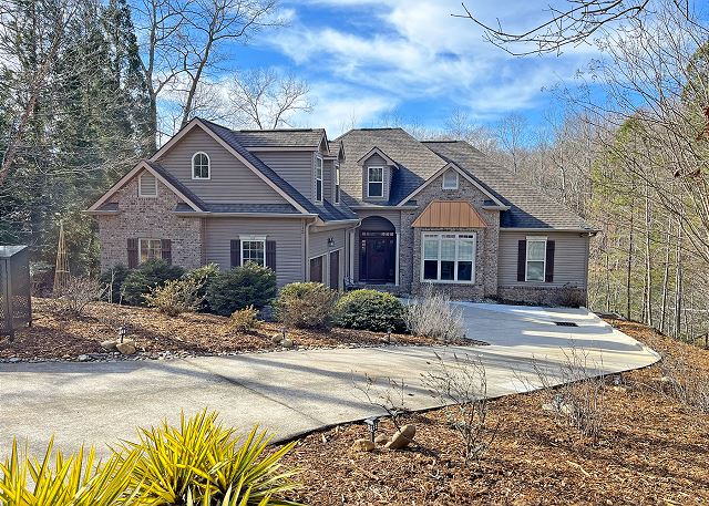 LAKE HOUSE RETREAT — Lake Lure, NC
