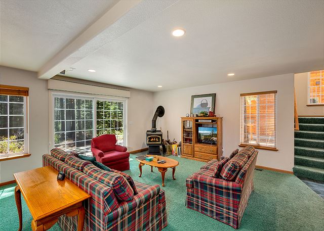 Pine Cone Lodge