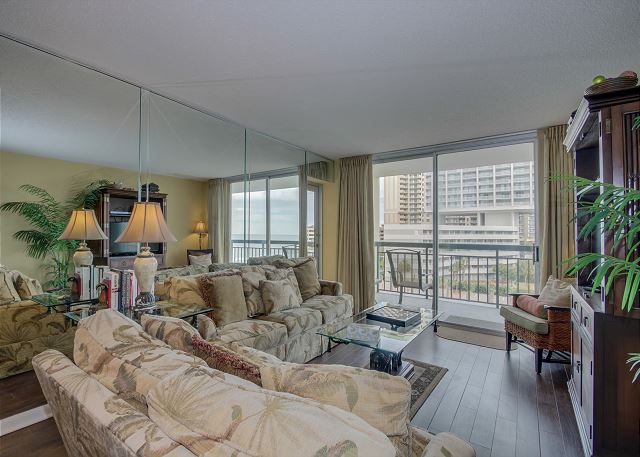 SOUTH HAMPTON 503 2BR 2BA OCEANVIEW