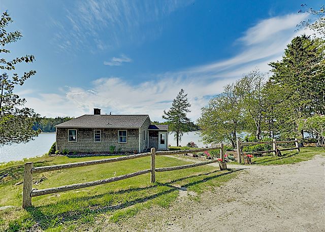 Noonie's Nest Waterfront Cottage on Mount Desert Isle — Mount Desert, ME