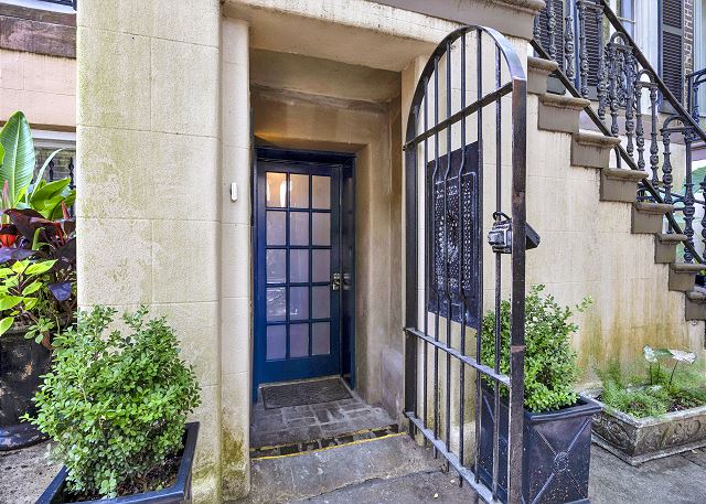 Charming Garden Retreat — Savannah, GA