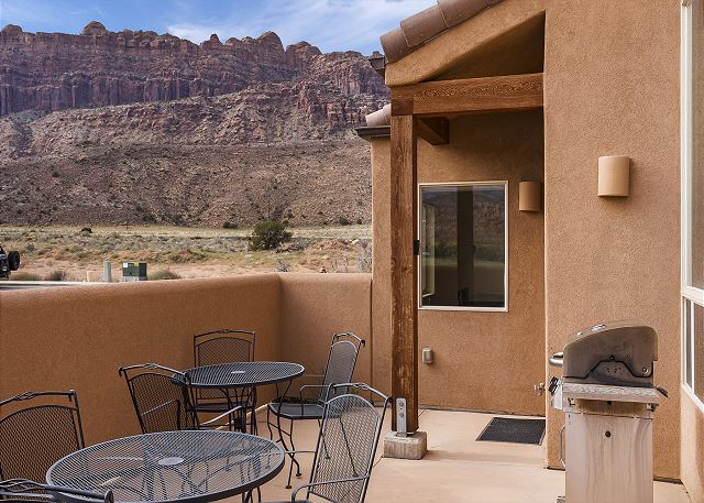 Moab, Utah United States - Amazing Redrock Views | Near National Parks | Pool Hot Tub | Vacation Rental Collective Website