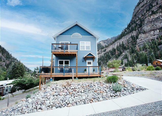 Stroll to Hot Springs & Trails | Near Downtown | Stunning Virws