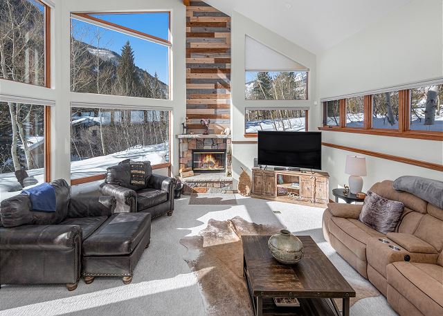 New! East Vail Home | Vail Village On Bus Loop | 4 Masters | VIEWS!