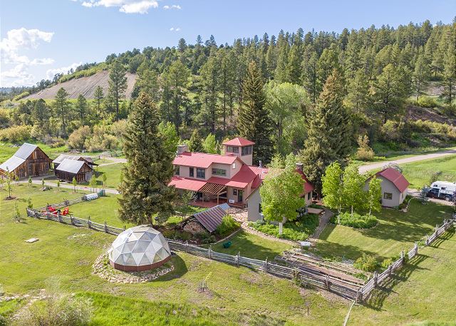 Historic Renovated Home on 300 Acre Ranch - Hot Tub/Pool Table/Trails — Mancos, CO
