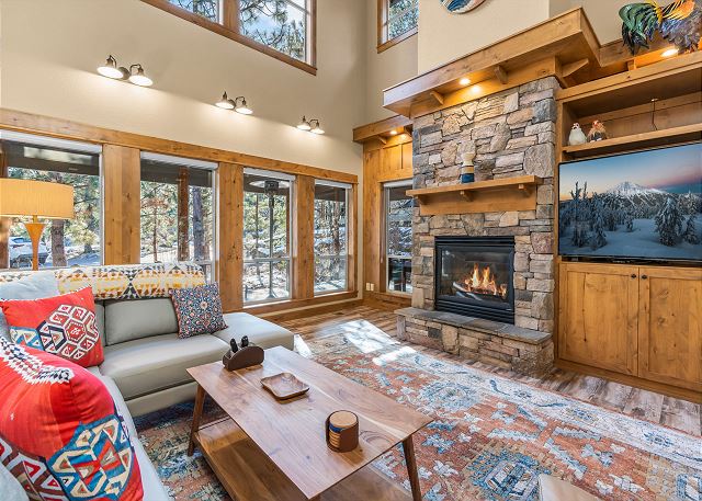 Bend, Oregon United States - Pine House Retreat ~ New Furniture ~ Community Hot Tub ~ Close To Trails   | Vacation Rental Collective Website