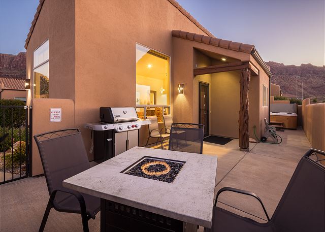 Moab, Utah United States - Easy Access to Ntl Parks | Private Hot Tub | Pool | Vacation Rental Collective Website