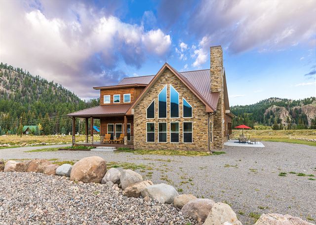 Newly Constructed Mtn Cabin | Hot Tub | Garage