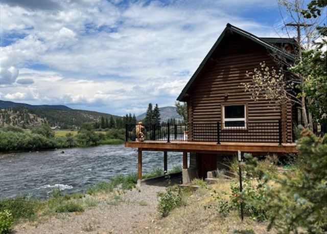 Cozy Riverfront Cabin | 1,000 feet Rio Grande River Access | Ski Wolf Creek