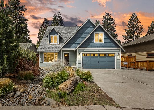 Bend, Oregon United States - New! Walk to Old Mill/River ~ Fire pit ~ Bikes ~ Bonus Area ~ Dog Friendly | Vacation Rental Collective Website