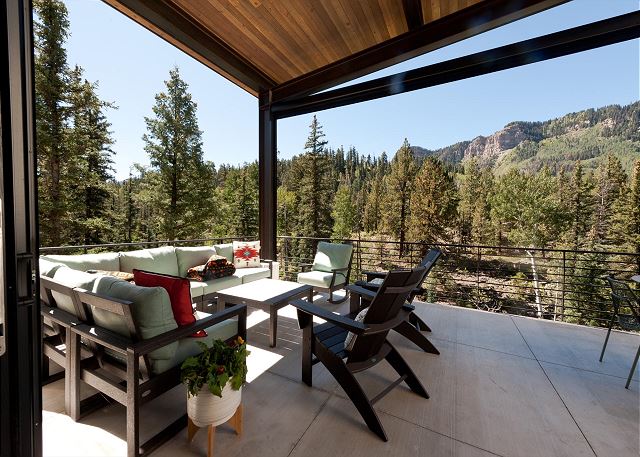 New Mountain Home on 2 Acres - 2 Miles to Purgatory - Views/Hot Tub/Fire Pit