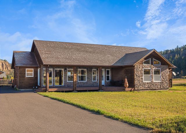 Mtn Retreat | Pet-Friendly | Large Fenced Yard | Ping-Pong