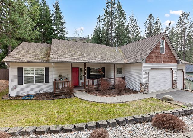 New Listing! Minutes to Marina & Beach | 8 Miles to CDA | Great Outdoor Space