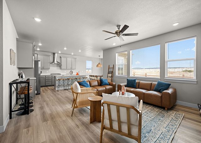 Family Fun Retreat-Air Force-Hot Tub, Game Room