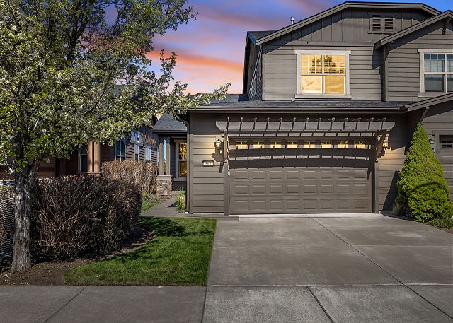 Bend, Oregon United States - New! Old Mill Lookout–Mountain Views, Fireplace, Dog Friendly | Vacation Rental Collective Website