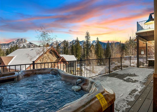 Luxury Home Across from Purg | Hot Tub | Foosball | Great Views | Shuttle