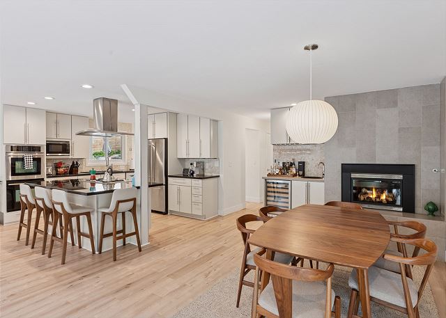 Walk to Pearl St | Hot Tub | Garden | Prime Location