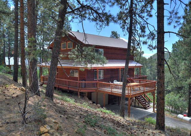 Deer Ridge Cabin | Borders BLM | Dog Friendly | Large Deck