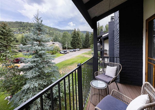 New Listing! EagleVail Golf Course Escape | Top-Floor Views