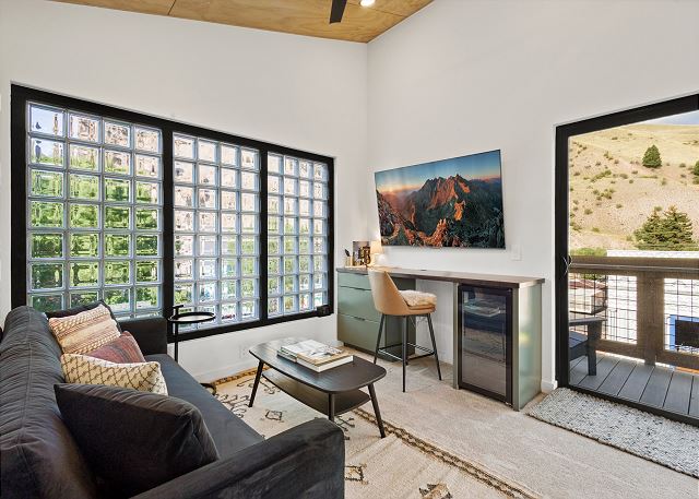 New Listing! Luxury Uptown Studio Loft | Panoramic Views | Downtown Creede