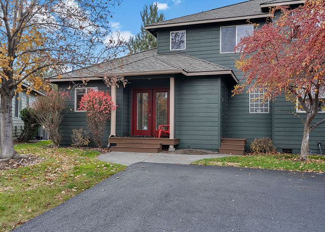 New! Eagle Crest Retreat | 3BR Townhome w/ Resort Access—Pet Friendly