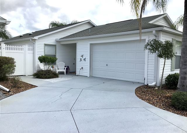 435 Flossmoor Court — The Villages, FL
