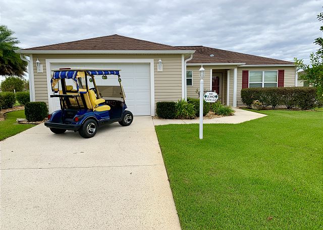 2392 Hook Hollow Ter