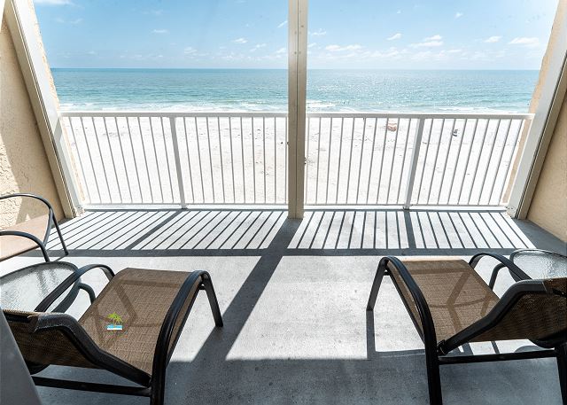 Pointe 303 - Direct 1 BR Beach Front-Pet Friendly! Special rates for Nov/Dec! — Indian Shores, FL