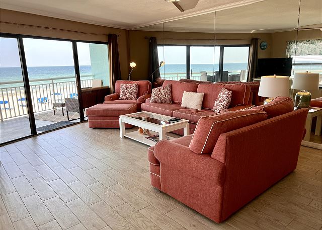 Chateaux 201 1 BR Condo-Gulf front!