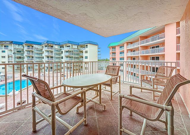 Beach Cottage 1314: An Irresistible Coastal Retreat Awaits You! — Redington Shores, FL