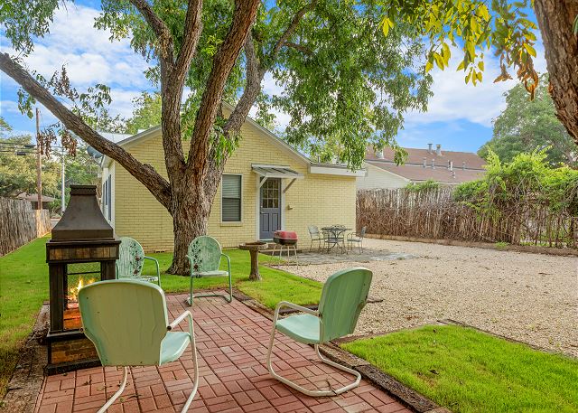 Fredericksburg, Texas United States - Das Bierschwale | Fredericksburg Escapes