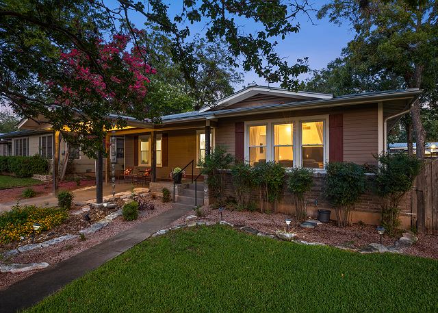 Fredericksburg, Texas United States - Lovebirds Getaway | Fredericksburg Escapes