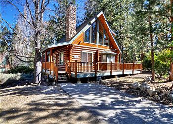 No. 16 Pine Lodge Outdoor Spa - — Big Bear, CA