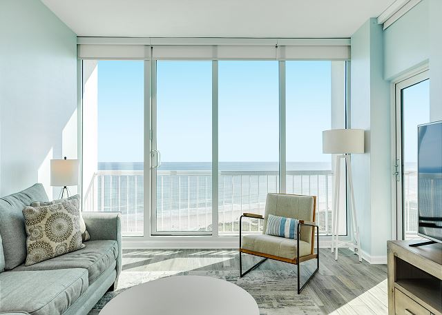 1206 Crown Jewel Beachfront Retreat — Galveston, TX