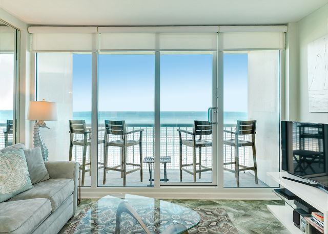 1101 Coastal Chic Seashore Hideaway — Galveston, TX