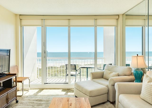 0611 Coastal Comfort Beach Residency — Galveston, TX