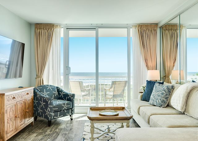 0314 Luxurious Oceanfront Estate