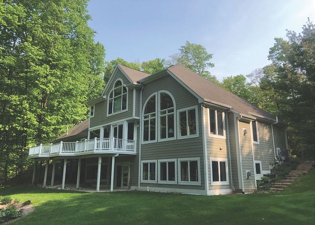 600 Country Knolls Dr.