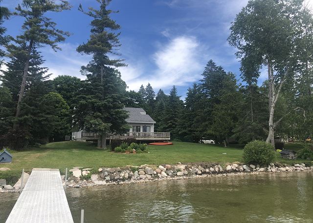 Palmer's Burt Lake Cottage — Burt Township, MI