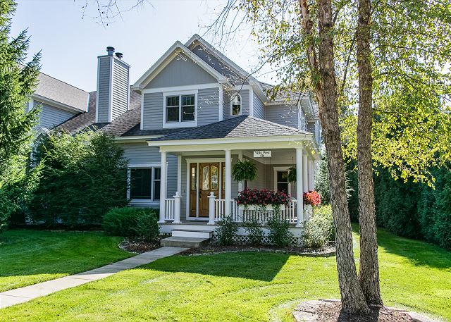 Villa West