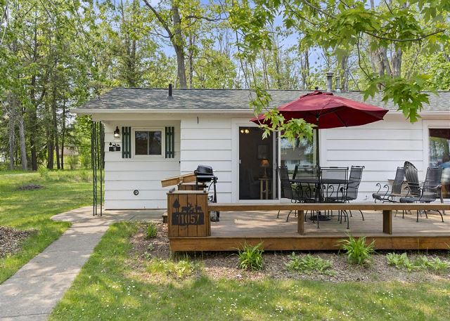Cozy Loon Cottage — Tuscarora Township, MI